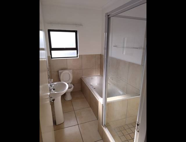 2 bed property to rent in STRAND